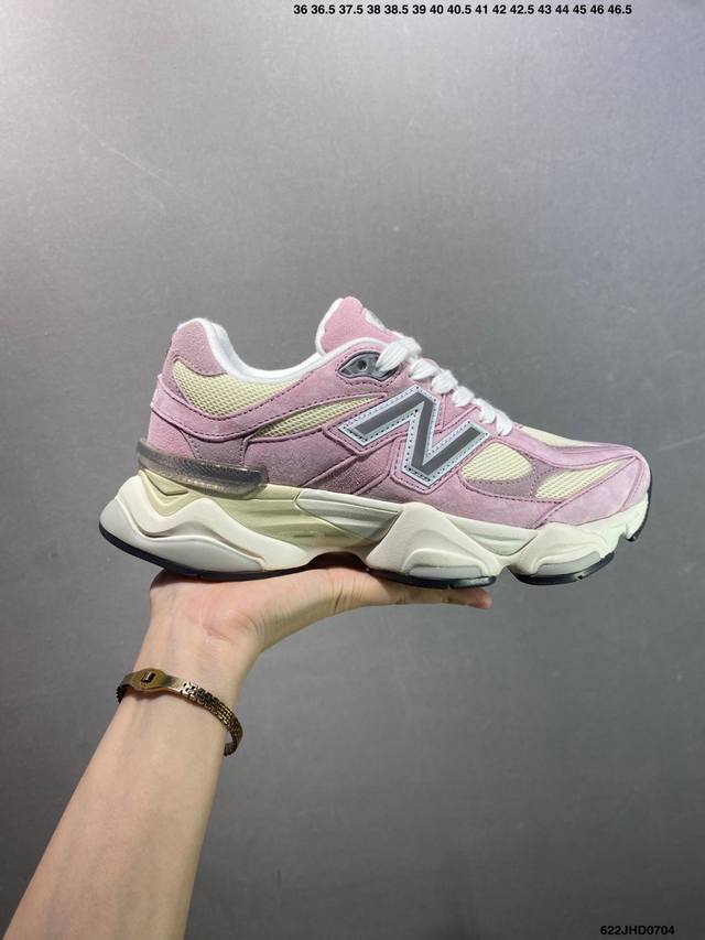 Joe Freshgoods X New Balance Nb9060 联名款 复古休闲运动慢跑鞋 鞋款灵感源自设计师本人对夏日的怀日回忆。鞋面大身由空间双格及