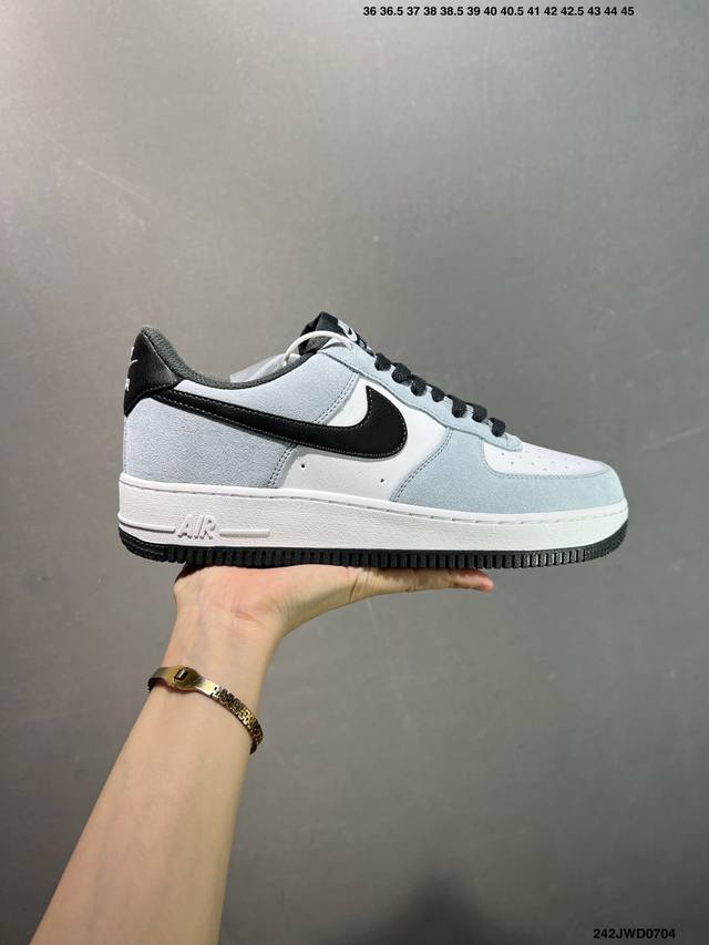 公司级Air Force 1 ‘07 Low 原楦头原纸板 打造纯正空军版型 #专注外贸渠道 全掌内置蜂窝气垫 #原盒配件 原厂中底钢印、拉帮完美 官方同步上架