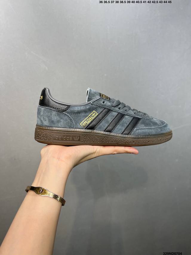性价比版本Ad Handball Spezial 复古休闲板鞋 #全鞋采用反毛皮制作 牛筋耐磨大底 承载青春情怀的板鞋 经典三条杠装饰鞋侧 品牌辨识度清晰 货号
