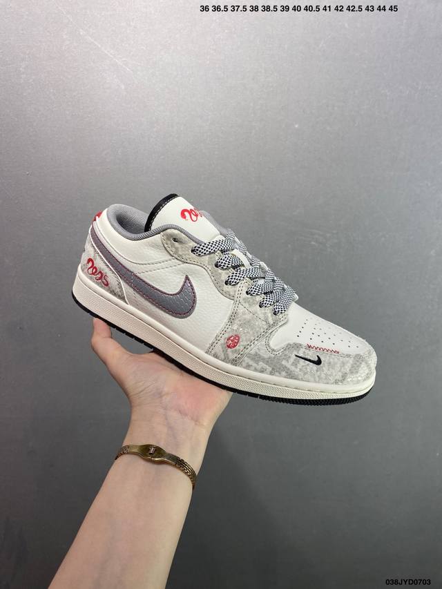 公司级Air Jordan Aj1 Low 低帮系列定制配色Wg8850-012 原厂内置气垫魔块 A模大底 头层小牛皮 鞋舌Aj原厂专用牛津布+Aj专用反口珍