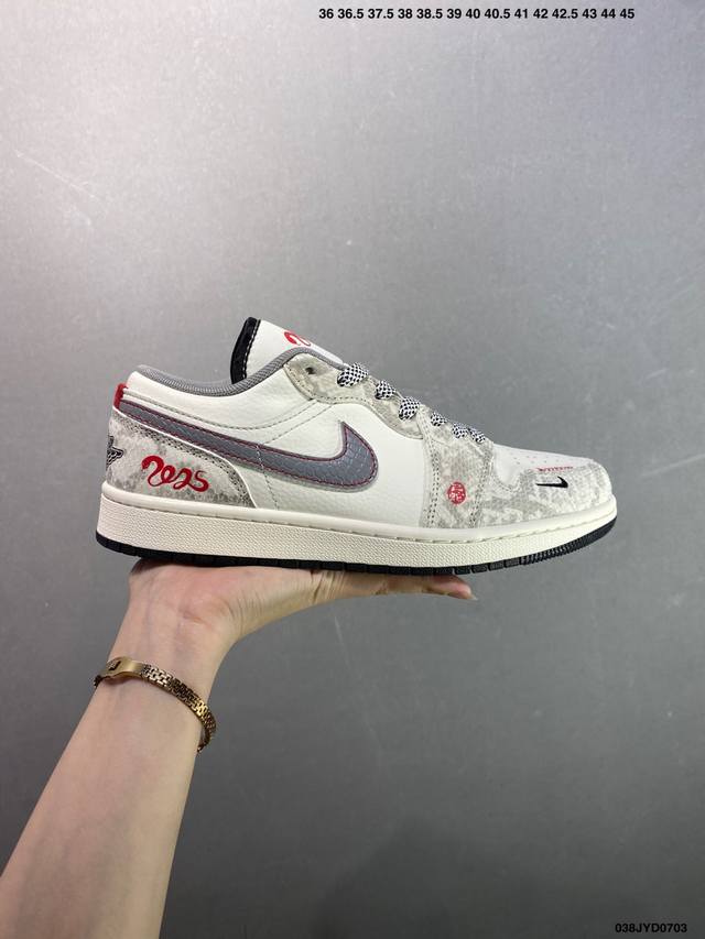公司级Air Jordan Aj1 Low 低帮系列定制配色Wg8850-012 原厂内置气垫魔块 A模大底 头层小牛皮 鞋舌Aj原厂专用牛津布+Aj专用反口珍