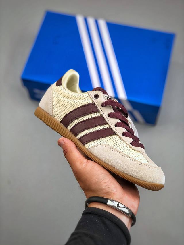 Adidas Originals Japan W 日产系列 货号：Jr7161 尺码：35-45 半