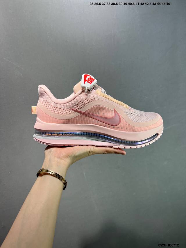 核心私 公司级Nike Pegasus Premium Atmosphere 全掌可见的Air Zoom首次在Pegasus系列中出现，模仿了Vaporfly的