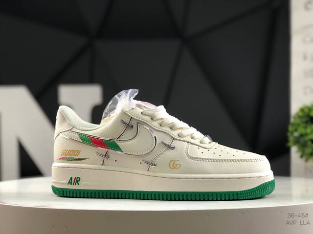 耐克 Nike Air Force 1 ’07 空军一号低帮百搭休闲运动板鞋。官方货号：Xs2869-002尺码：如图所示 Avp Lla