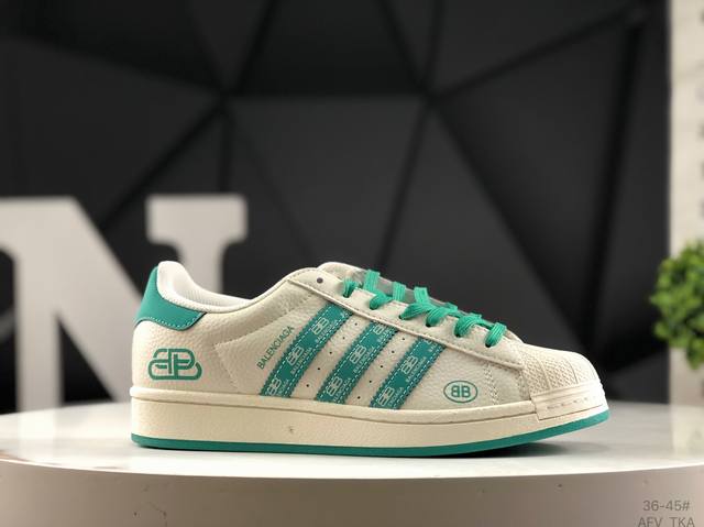 阿迪达斯 Adidas Originals Gazelle Indoor 贝壳头 三叶草休闲防滑耐磨低帮板鞋鞋头出色设计 塑就出众贴合感稳固的后跟贴合足部曲线设