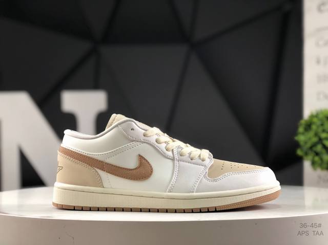 真标带半码 耐克 Nike Air Jordan 1 Lowaj1乔1低帮休闲板鞋 同步官方配色 头层皮打造 正确满胶鞋垫 四线拉帮 原厂织唛标 鞋舌高弹海绵填