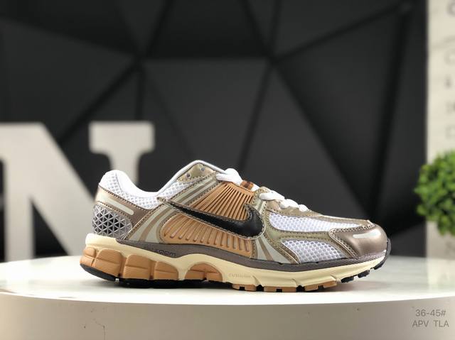 真标带半码 耐克 Nike Zoom Vomero Roam 5 Roam复古跑五代休闲运动慢跑鞋 简洁设计 功能性强 防水防撕裂鞋面鞋带也改成了束绳设计 上脚