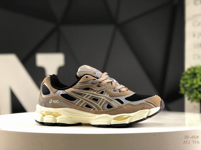 亚瑟士 Asics Gel-Nyc 亚瑟士运动休闲透气专业跑鞋 1203A805-101#鞋面采用反绒皮与网布拼接 透气舒适兼具休闲时尚 结合简明的配色 展现品
