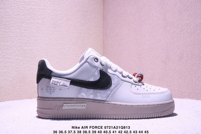 公司级耐克Nike Air Force 7 空军一号低帮百搭休闲运动板鞋。柔软、弹性十足的缓震性能和出色的中底设计，横跨复古与现代的外型结合，造就出风靡全球三十