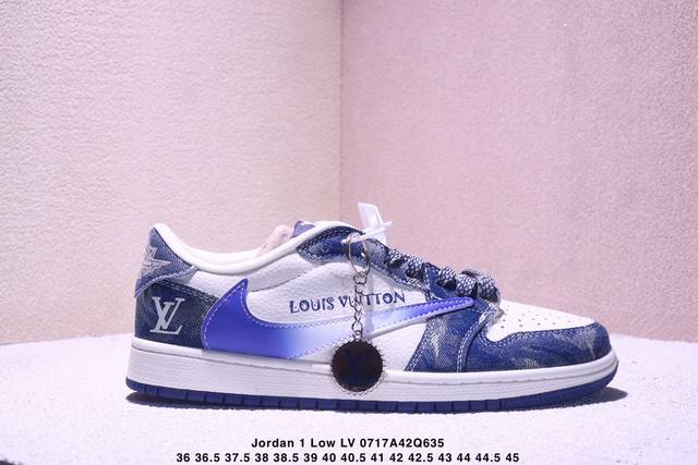 高端定制 Travis Scott X Jordan 1 Low Lv联名-沁蓝牛仔 倒勾低帮休闲版本 原厂全头层皮 大厂纯原品质出货 纯正版型 定制鞋盒 皮料