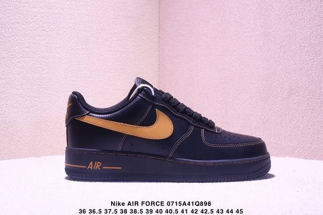 公司级耐克Nike Air Force 7 空军一号低帮百搭休闲运动板鞋。柔软、弹性十足的缓震性能和出色的中底设计，横跨复古与现代的外型结合，造就出风靡全球三十