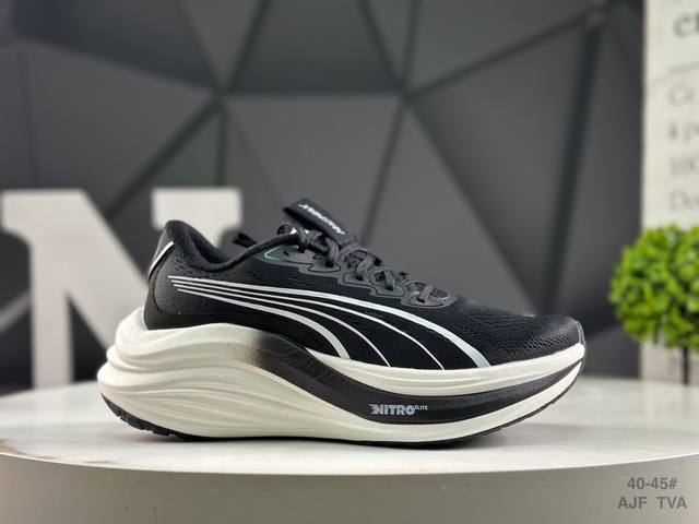 公司级带半码 彪马 Puma Race To Beat The Elite 低帮专业越野跑步鞋 实拍首发这款鞋5Mm的前后掌落差能让你贴近自然跑的步态使你的身体