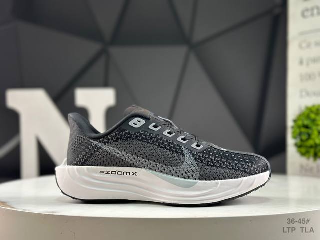 真标带半码 耐克 Nike Reactx Pegasus Plus Next Nature 超级飞马跑步鞋 厚底**运动老爹鞋。登月兼顾迅疾外观和稳固脚感，后跟