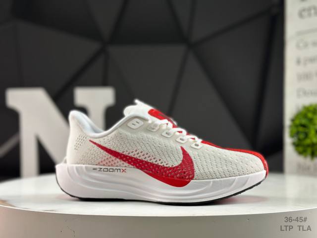 真标带半码 耐克 Nike Reactx Pegasus Plus Next Nature 超级飞马跑步鞋 厚底**运动老爹鞋。登月兼顾迅疾外观和稳固脚感，后跟