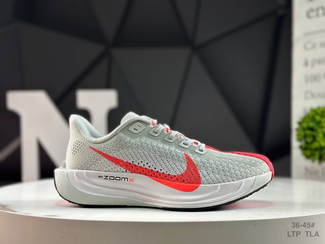 真标带半码 耐克 Nike Reactx Pegasus Plus Next Nature 超级飞马跑步鞋 厚底增高运动老爹鞋。登月兼顾迅疾外观和稳固脚感，后跟