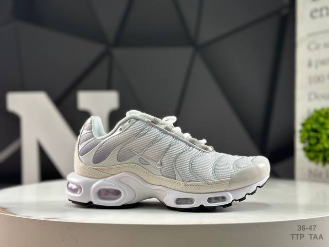 耐克 Nike Air Max Plus 全掌气垫缓震运动休闲跑步鞋 货号：Fn7813 001尺码：如图所示 Ttp Taa