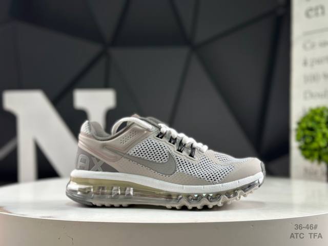 耐克 Nike Air Max 2013 舒适时尚耐磨透气 低帮跑步鞋 Nike Air Max 2013 运动鞋携时尚设计闪亮回归，出众有型。采用网眼布细节和