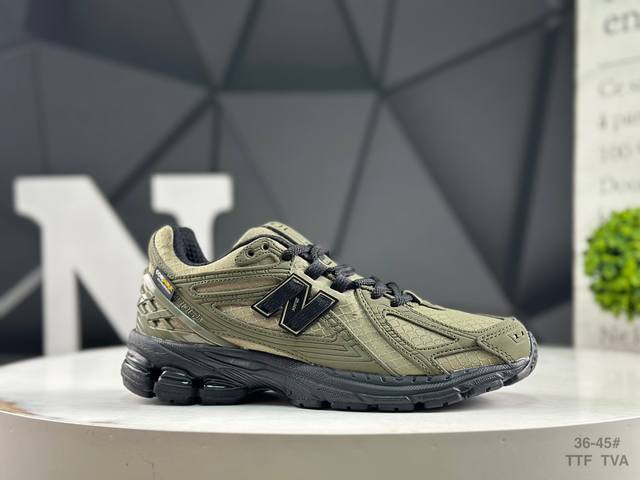 Nb New Balance M 6Rwa Nb宝藏老爹鞋款，复古元素叠加，质感超级棒，楦版型材料细节做工精细，货如实拍图作为Nb最经典的档案鞋型之一，与200