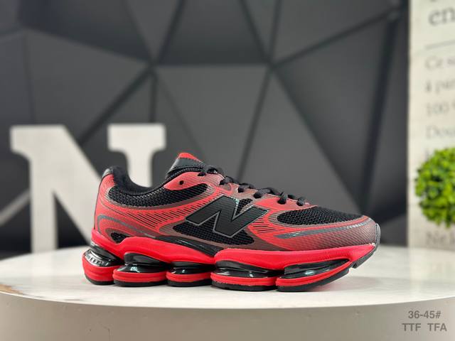 新百伦 New Balance Nb U 0 运动跑步鞋。此复刻经典鞋款，加入当下大热的户外元素，以曾经篮球鞋款型式样加以打造鞋款造型。编织鞋带以及加强稳固鞋底