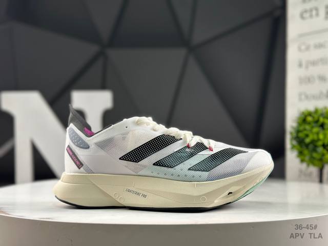 阿迪达斯 Adidas Adios Pro 3 W泡棉搭配碳纤维板 缓震透气跑步鞋Adizeroboston12跑鞋专为中长跑而设计它们通过来自Energyro