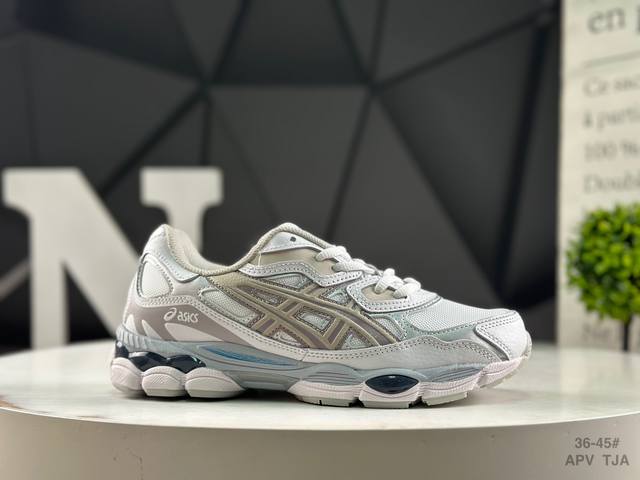 亚瑟士 Asics Gel-Nyc亚瑟士运动休闲透气专业跑鞋 鞋面采用反绒皮与网布拼接 透气舒适兼具休闲时尚 结合简明的配色 展现品牌的传承及引领复古流行的主题