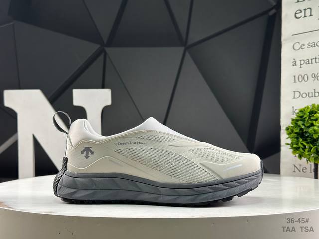 迪桑特 Descente Terrain D 舒适 防滑耐磨 低帮 生活休闲鞋货号:Sq123Lcr34尺码:36 36.5 37.5 38 38.5 39 4