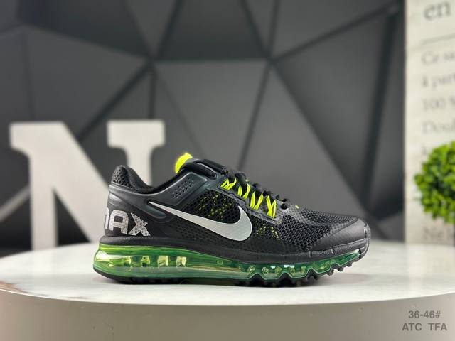 耐克 Nike Air Max 2013 舒适时尚耐磨透气 低帮跑步鞋 Nike Air Max 2013 运动鞋携时尚设计闪亮回归，出众有型。采用网眼布细节和