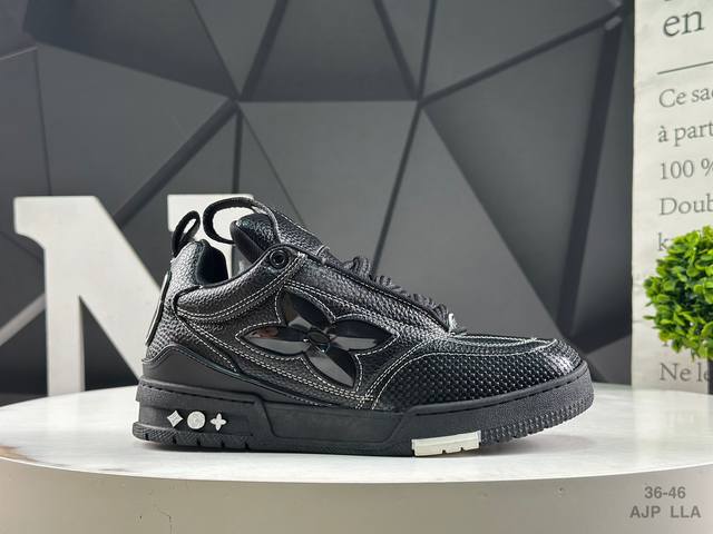 路易威登 Louis Vuitton Lv路易威登板鞋 乘风破浪的姐姐争先种草款,舒适透明底和百搭性霸屏整个时尚娱乐圈，正品1:1套楦复刻，细节调整完美主义！鞋