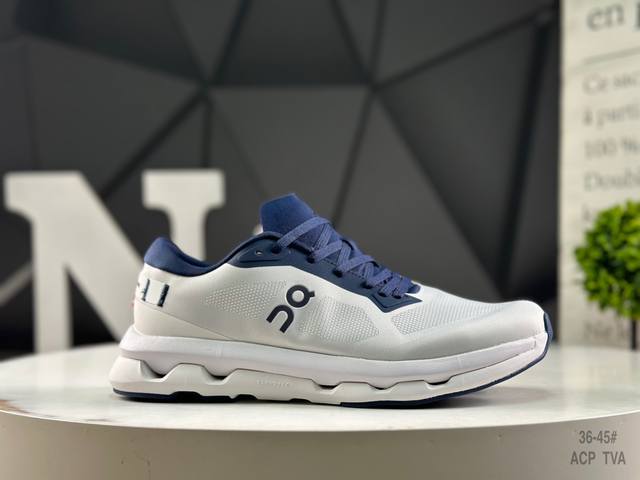 On 昂跑 Cloud 6 轻量运动休闲鞋！脚感很舒服，鞋底柔软且包裹性好，上脚显腿长，不用系鞋带很方便～ 不管休闲还是运动都很百搭。尺码：如图所示 Acp T