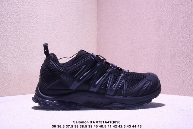 公司级Salomon Xa Pro 3D萨洛蒙户外越野跑鞋 鞋面采用Sensifit贴合技术 全方位贴合包裹脚型 鞋跟部鞋底牵引设计 提供强大的抓地性能 更适应