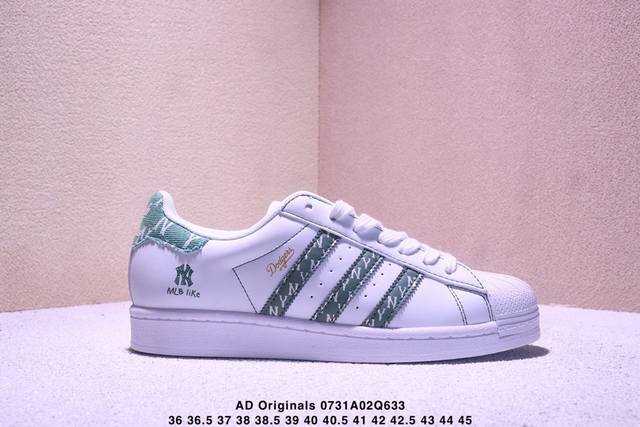 纯原 Clot X Ad Originals #贝壳头Ny联名限定 贴合柔软皮料白绿三道杠配色 ，这双鞋的整体设计思路和风格可以说很Clot。鞋款整体选用了易穿