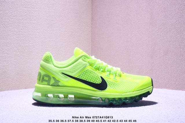 公司级Nike Air Max 2013 联名气垫跑鞋 整体依旧以Stussy标志性的麻布编织材质覆盖 鞋身大面积采用了网眼材质为主 并且后跟部分还带有反勾Sw