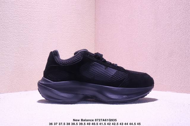 New Balance Warped Runner Uwrpomob 复古休闲运动慢跑鞋，破坏解构做旧，步态稳定。Nb T-Beam大底提供足步弓支撑，解构皮革