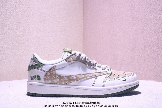 高端定制 Travis Scott X Jordan 1 Low “北面联名 印字米白卡其绿” 乔丹倒勾低帮休闲板鞋 原厂全头层皮 大厂纯原品质出货 纯正版型