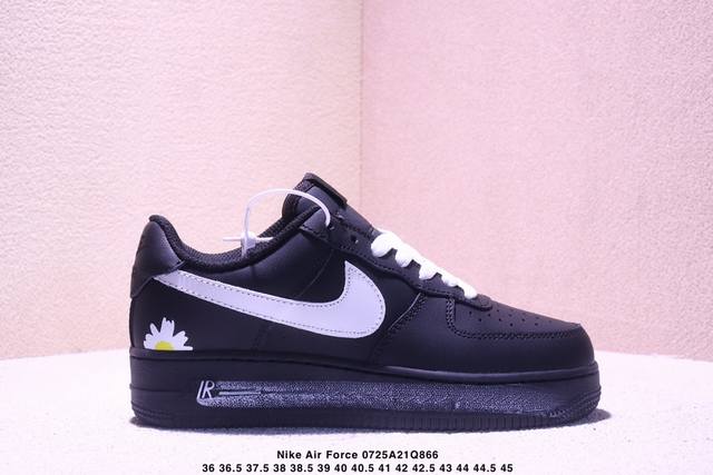 耐克Nike Air Force 1 Low 空军一号低帮百搭休闲运动板鞋。柔软、弹性十足的缓震性能和出色的中底设计，横跨复古与现代的外型结合，造就出风靡全球三