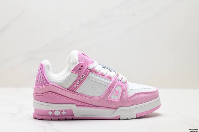 公司级Louis Vuitton Trainer Sneaker Low 路易威登 休闲运动文化百搭板鞋 舒适防滑底和百搭性霸屏整个时尚娱乐圈 细节调整完美主义