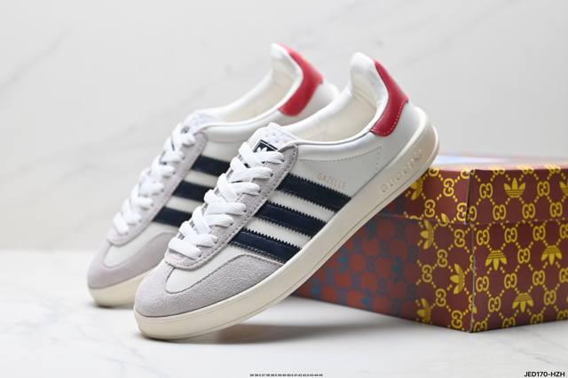 公司级重磅联名 Adidas｜Gucci 三叶草Logo与标志性三条杆为设计元素将其与独属于的Gucci 双方选择Adidas Originals经典鞋型 Ga