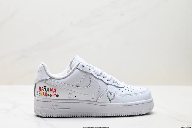 公司级耐克Nike Air Force 1’07空军一号低帮百搭休闲运动板鞋。柔软、弹性十足的缓震性能和出色的中底设计，横跨复古与现代的外型结合，造就出风靡全球