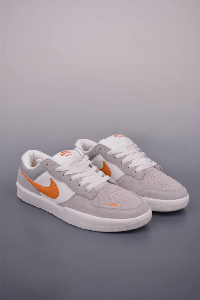 耐克Nike Sb Force 58 硫化杯底 传统篮球风格 原楦版型 Nike Sb Force 58 男 女滑板鞋采用包边设计经久耐穿 硫化结构则有效提升灵