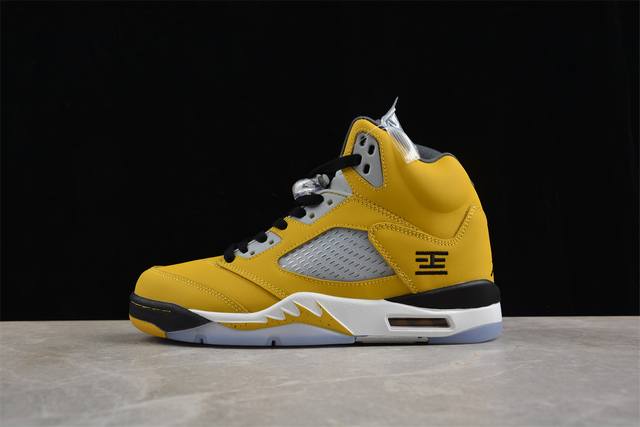 Air Jordan 5 Retro Tokyo Aj5 乔5东京限定 头层篮球鞋 Io3372-700尺码：40 40.5 41 42 42.5 43 44