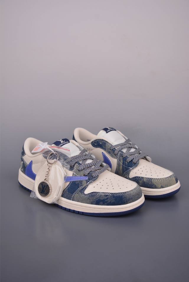 Fragment X Travis Scott X Lvair Jordan 1 Low 三方联名倒钩 全新的三方联名低帮倒钩鞋面延续了黑脚趾设计，整双鞋以全荔