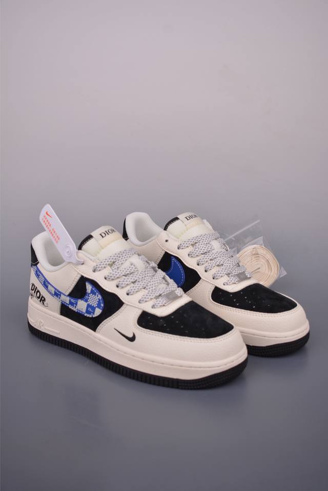 Nike Air Force 1 Low Dior联名原楦头原纸板 打造纯正空军版型专注外贸渠道 全掌内置蜂窝气垫 原盒配件 原厂中底钢印、拉帮完美 官方货号: