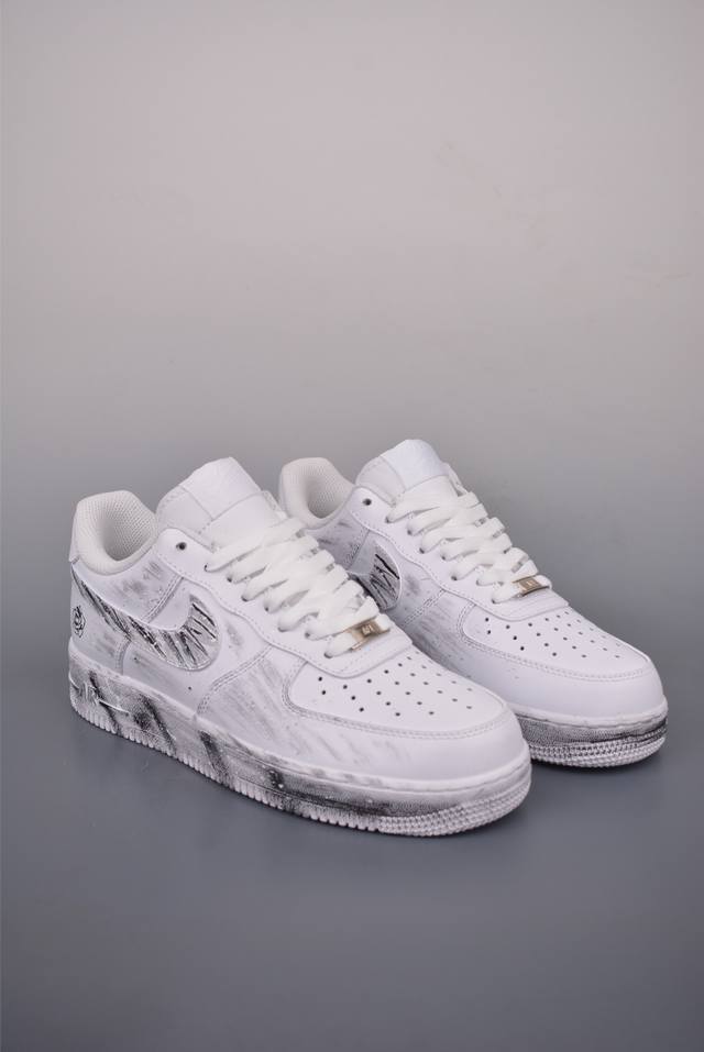 Nike Air Force 1 Low 涂鸦做旧原楦头原纸板 打造纯正空军版型专注外贸渠道 全掌内置蜂窝气垫 原盒配件 原厂中底钢印、拉帮完美 官方货号: C