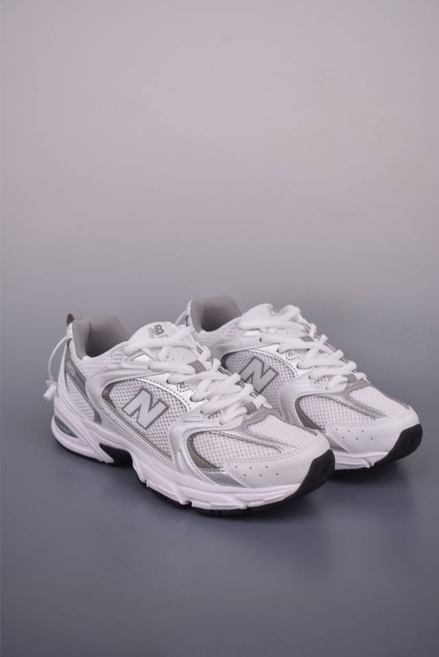 纯原版本 区别错误杀猪版本 New Balance 530 复古跑鞋 小红书爆款 官网售罄这双鞋确实是Nb家经典复古款式之一，以全新科技诠释，成功打造530鞋款
