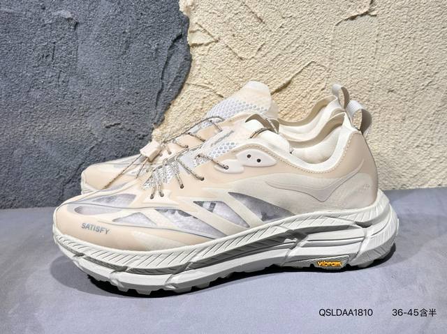 新品上市实拍 Hoka U Restore Ct 全新配色 一脚蹬系列，这个品牌来自于新西兰的毛利语，Hoka表示大地，One One表示飞越，连起来就是飞越地