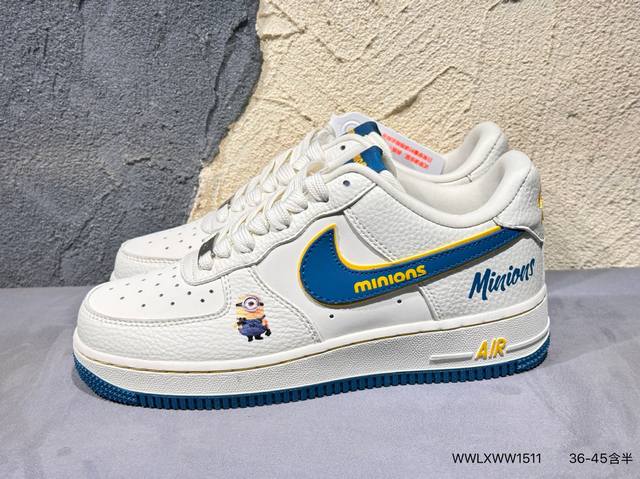 新品上市实拍 耐克Nike Air Force 1“07空军一号低帮百搭休闲运动板鞋。柔软、弹性十足的缓震性能和出色的中底设计，横跨复古与现代的外型结合，造就出