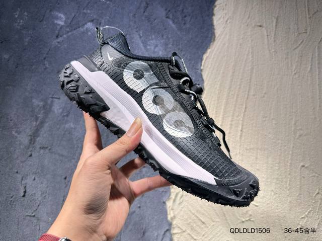 耐克Nike Acg Mountain Fly Low “Fossil Stone” 低帮版本的Mountain Fly 全新来袭。该鞋款沿袭前代高帮型的设计传