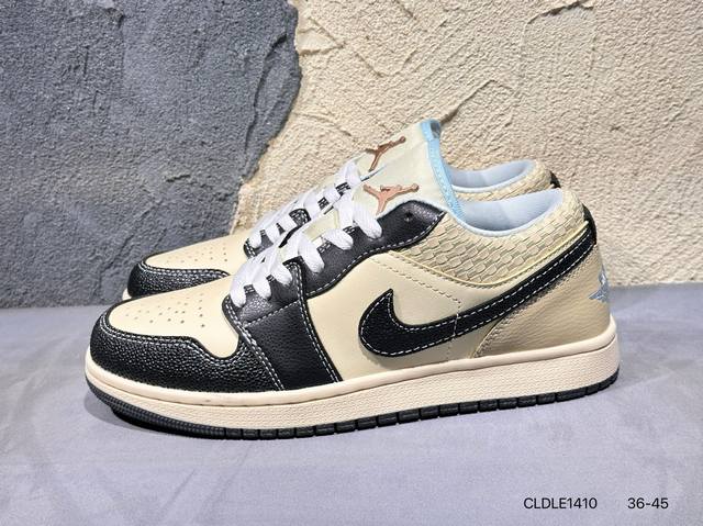 新品上市实拍 Air Jordan 1 Low 低帮 蓝柠檬 Aj1 乔丹1代 Aj1 乔1 低邦 蓝黄拼接 乔丹篮球鞋系列 鞋身采用蓝色皮革勾勒轮廓，明黄色注