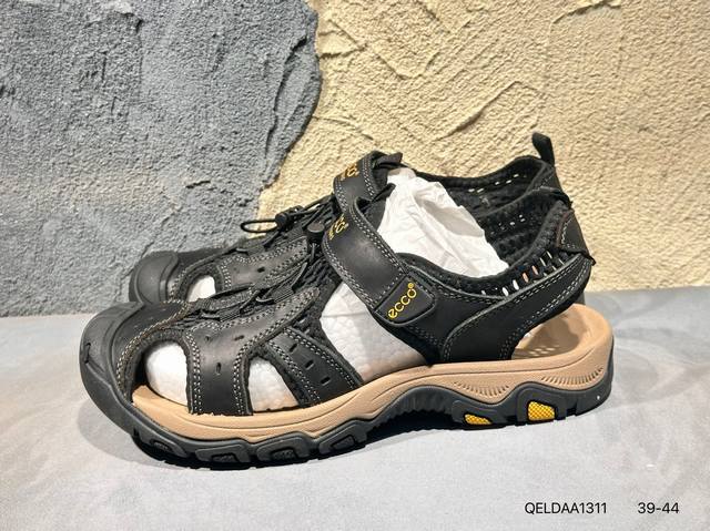 新品上市实拍 Ecco爱步 广东原版透气 配备原版三件套 防尘纸 高弹大底 全头层牛皮 新款百搭休闲款 纯手工制成 鞋面走线工整 清晰质感 原单品质 拼接运动透