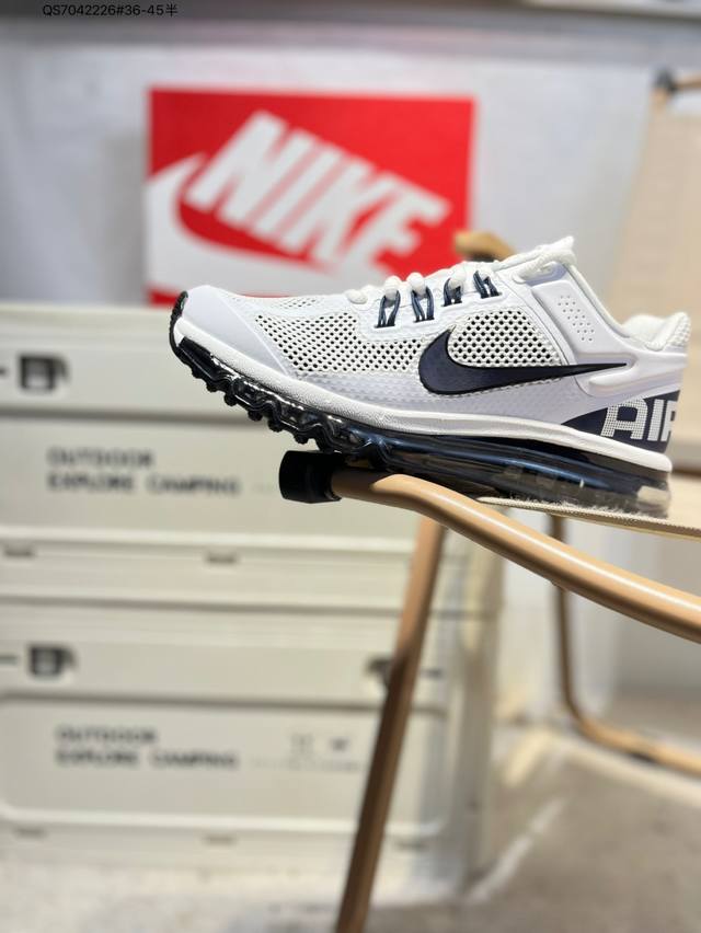 Nk Air Max 2013 复古透气网布气垫跑鞋 搭配全掌式 Max Air 气垫，为步伐注入充沛活力。半透明中底和外底，为整体造型画龙点睛，打造舒心时尚H
